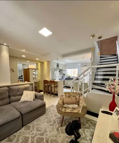 CASA A VENDA NA SACRAMENTA MM