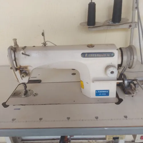 Maquina de costura reta