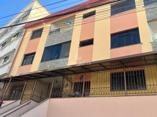 apto bairro Santa Helena, com características de cobertura, frente, 04 quartos/,2suítes, 0