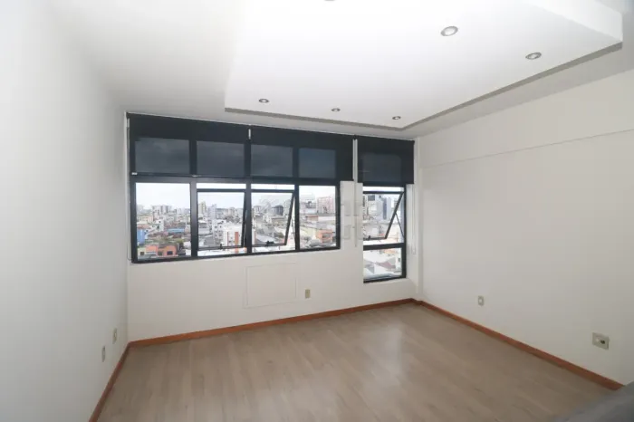 Sala Comercial Semimobiliada no Edifício Santa Marta de Portozuelo
