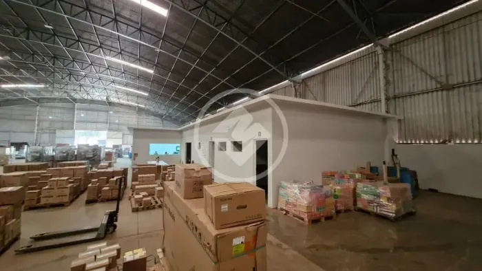 Galpão para Locação - 3300m2 em condomínio- Distrito Industrial, Cuiabá codigo: 329598