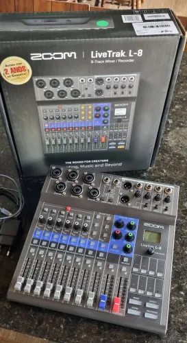 Mesa de som digital Zoom Livetrack L8 n Behringer Soundcraft