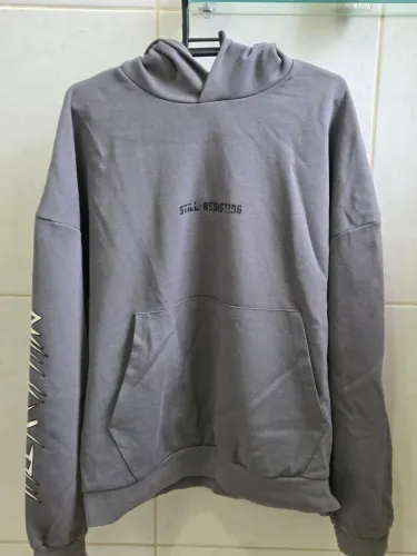 Moletom zara tamanho M estampado nas costas, cor cinza, condição 8/10