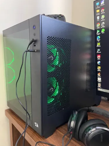 PC Gamer AMD Ryzen 7 8700G - GeForce NVIDIA MSI RTX5060TI - SSD 1 TB - 32 GB