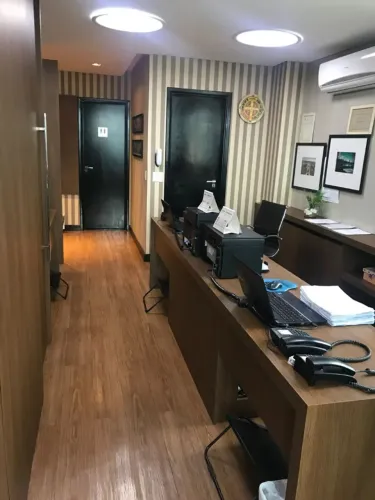 Sala pronta para escritório ou clínica no centro de Londrina