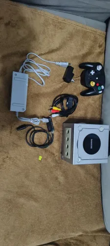 game cube completo com 40 jogo nele