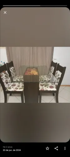 Mesa retangular com 4cadeiras
