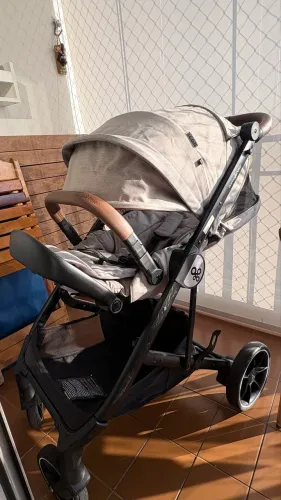 Carrinho de bebê importado - desde recém nascido até 23kg