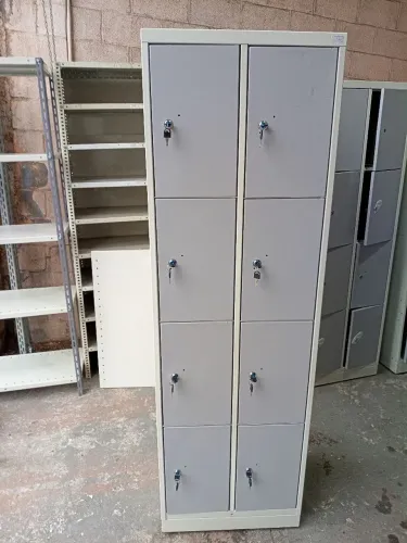 Armário roupeiro para vestiário com 08 portas chapa 22 pesada usado ótimo estado Fechadura