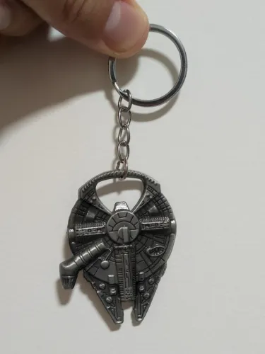 Chaveiro e abridor de garrafas STAR WARS Millenium Falcon