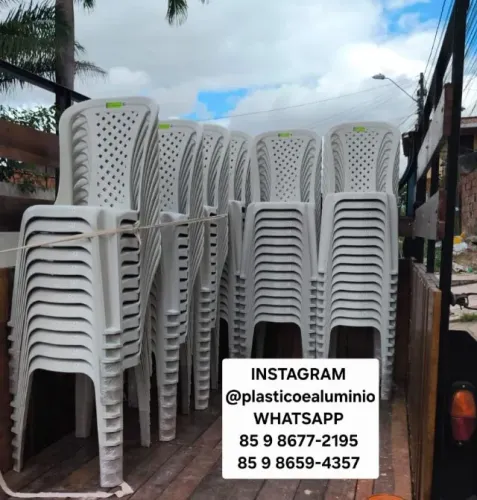 Cadeira de Plástico   Cadeiras de plástico novas Ideal para comércio 