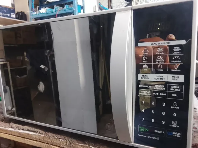 Microondas LG - Super Novo! 110v - Grill - Espelhado *3 Meses garantia* Só 350 reais 