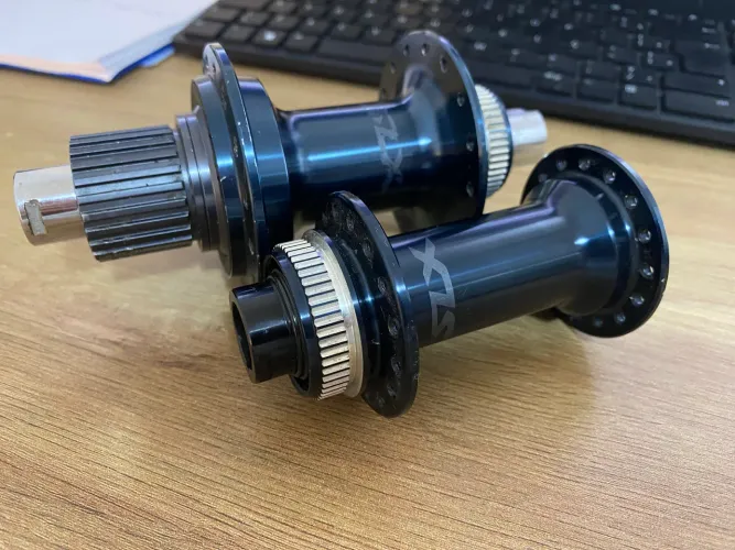 Par Cubos Shimano SLX M7110-B Boost