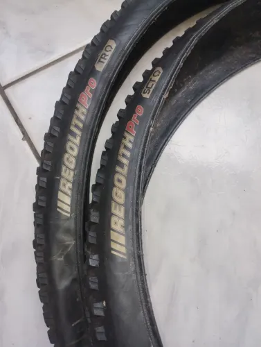 Par pneu 29 Kenda Regolith Pro SCT e TR 