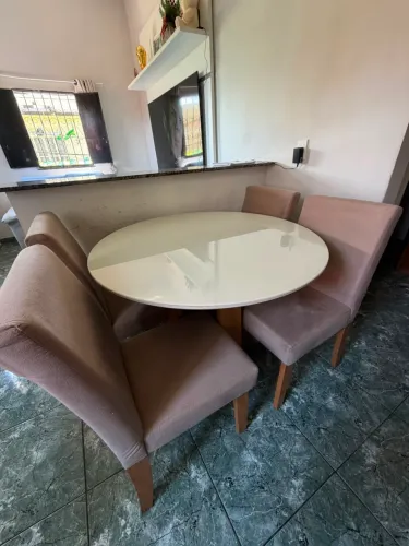 Vendo sala de jantar 4 lugares