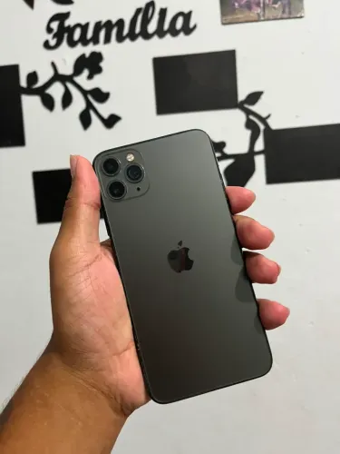 iPhone 11 Pro Max com linha na tela pra sair hoje 