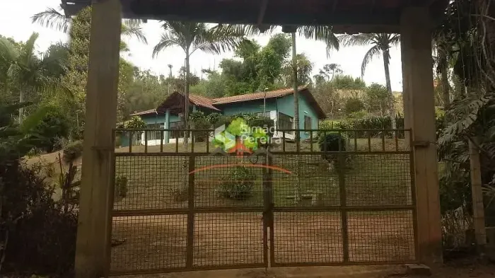 Imóvel para venda possui 220m² com 3 quartos em Centro - Simão Pereira - MG
