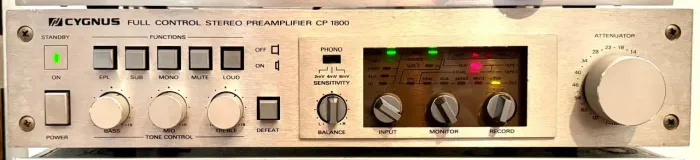 Pré-amplificador Estéreo Cygnus CP-1800 - 100% Revisado