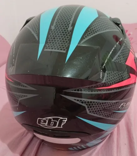Capacete tifany feminino 58, usado poucas vezes
