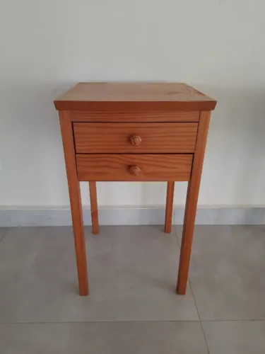 MESA DE CABECEIRA EM MADEIRA