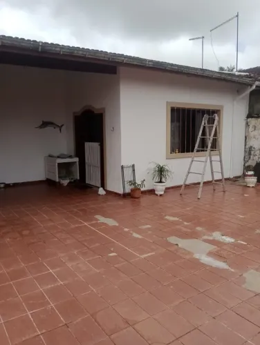 Casa para Venda em Itanhaém, Jequitibá, 3 dormitórios, 1 suíte, 1 banheiro, 3 vagas