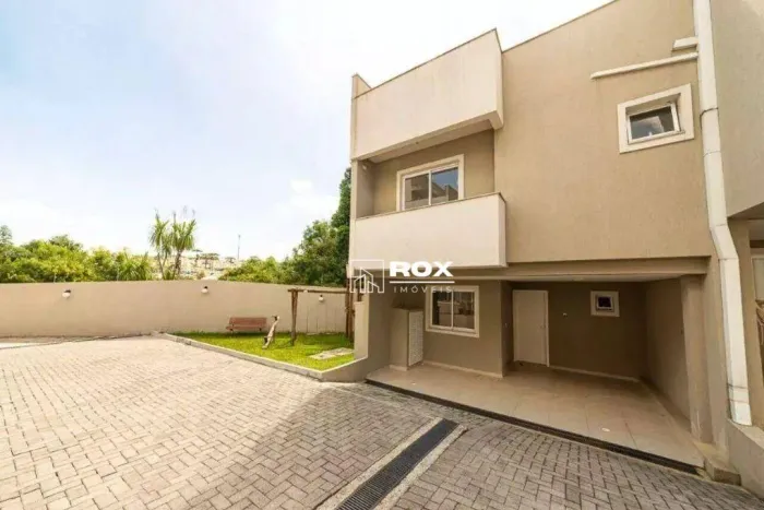 Sobrado semi-mobiliado com 3 quartos, sendo 1 suíte para alugar, 140 m² por R$ 5.217/mês -