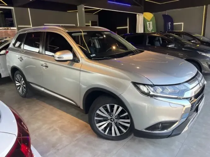 Mitsubishi Outlander HPE-S 2.2 Diesel 4X4 Aut. 2020