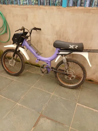 O Vendo mobilete caloi anos 80 para restauração