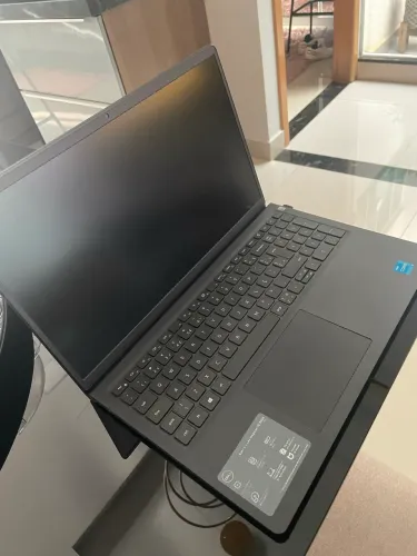 Vendo notebook Dell Notebook Dell Inspiron 15 3000 Intel Core i3 - 8GB 256GB SSD 15,6?