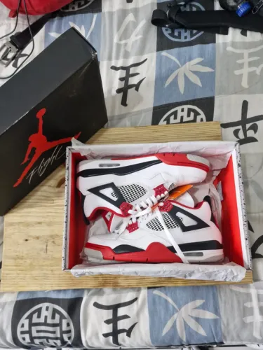 LTênis Air Jordan 4, Fire Red (2020), No 40, Original, Nunca Usado