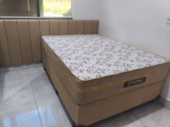 Cama casal com colchão espuma d 65 resistente a peso