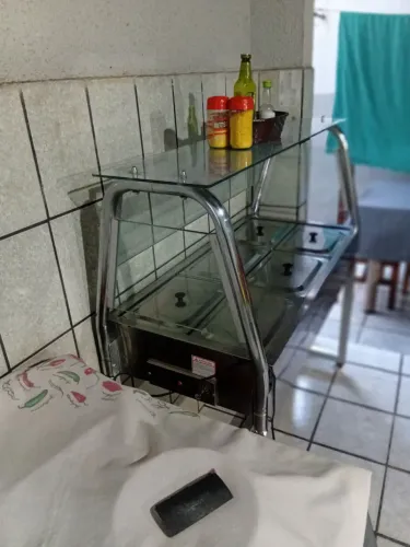 Self-service usado em boas condições de uso 6 cubas quente.