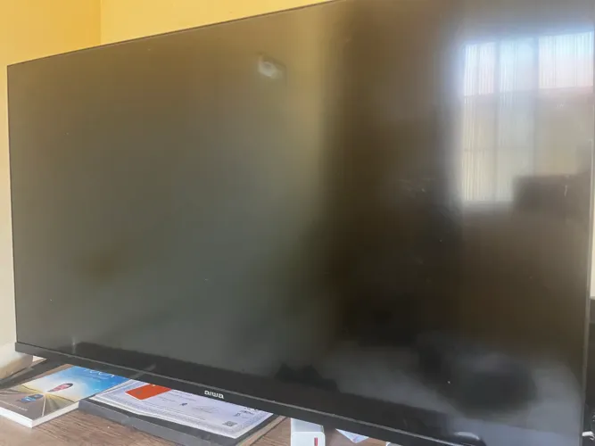 Televisão AIWA 43 polegadas com ANDROID integrado.