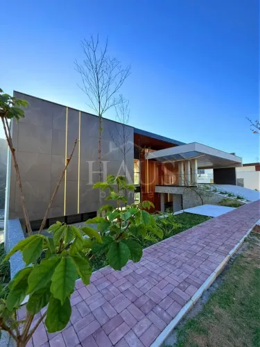 Casa em Lote Duplo com Piscina de Borda Infinita e Elevador no Estrela Alta em Juiz de For