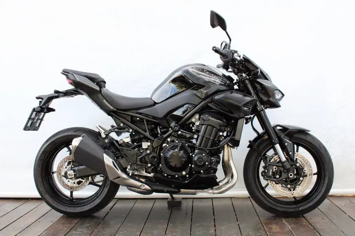 KAWASAKI Z900