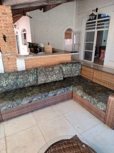 Jogo de Sofá de Canto em Junco Sintético + Mesa de Centro Giratória com Tampo de Vidro