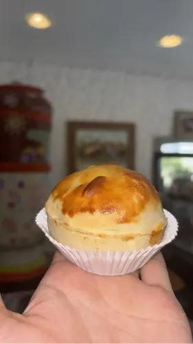 Contrata se salgadeira (mulher) sem experiência