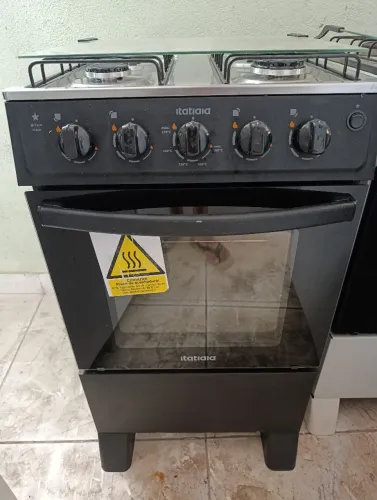 Vendo um fogão Itatiaia elétrico seme novo