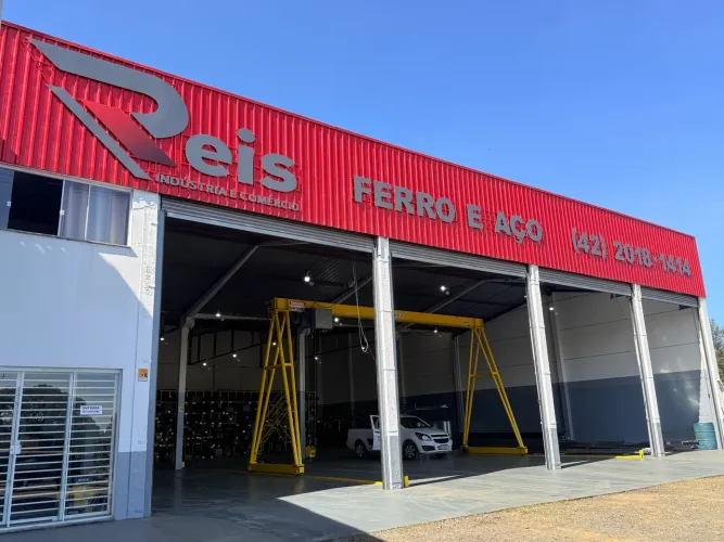 Auxiliar de serviços gerais.