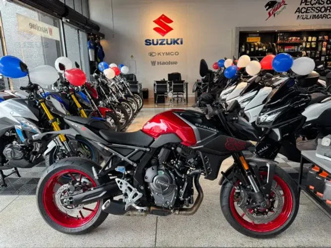 Suzuki GSX-8S -Preta - 2027 - 2 ANOS DE GARANTIA