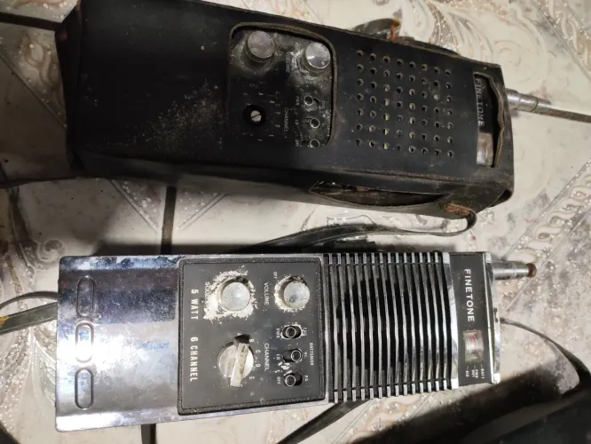 Rádio comunicador antigo 