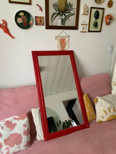 Espelho vermelho retangular 110x60