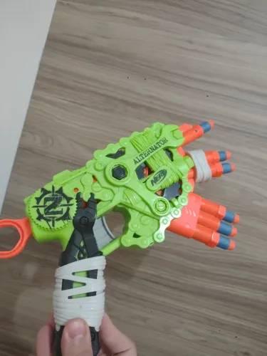 Nerf Zombie alternator em otimo estado