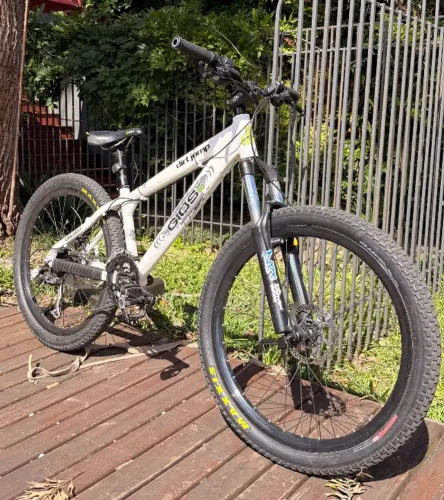 Bicicleta perfeita Gios DaBomb Shimano