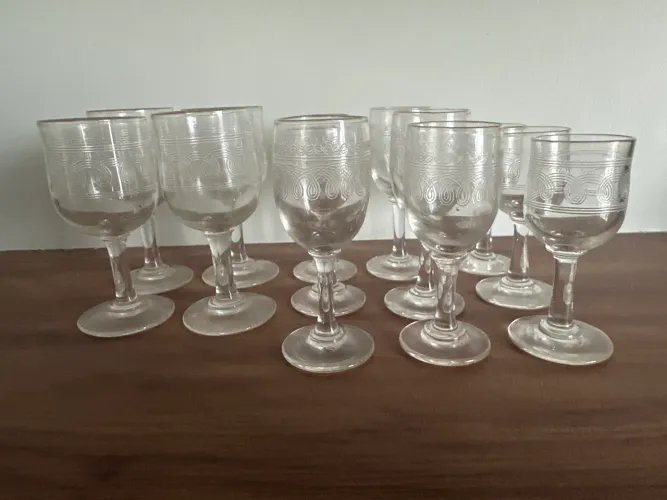 Taças de licor de vidro