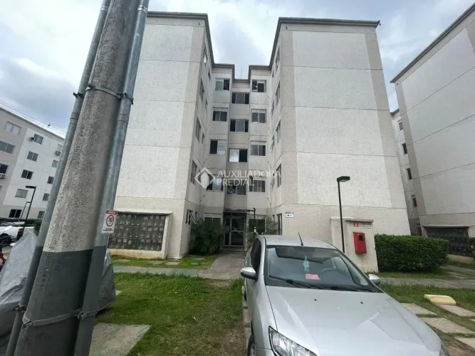Apartamento com 2 quartos no Rubem Berta - em Porto Alegre