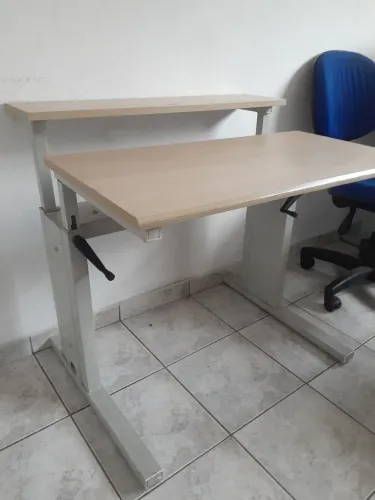 Mesa para computador regulável 