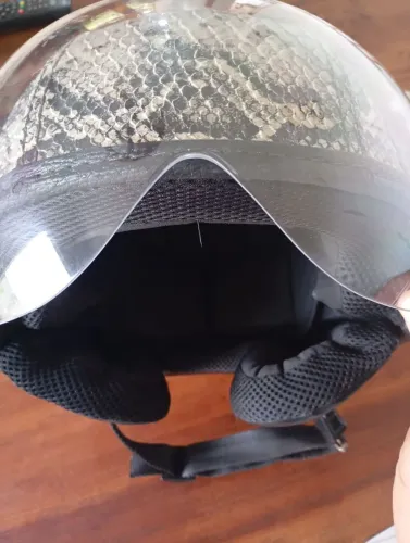 Capacete marca Kraft retro