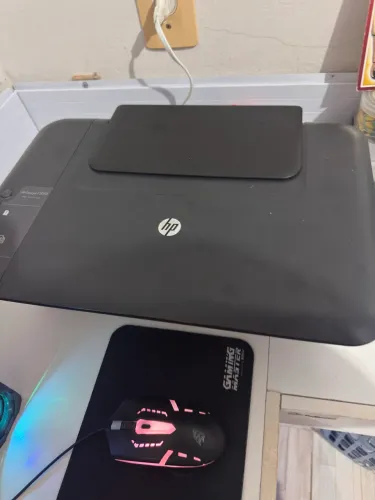 Impressora HP DeskJet 2130 (para conserto/peças)