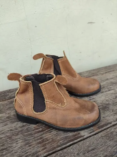 Bota unissex - tamanho 26